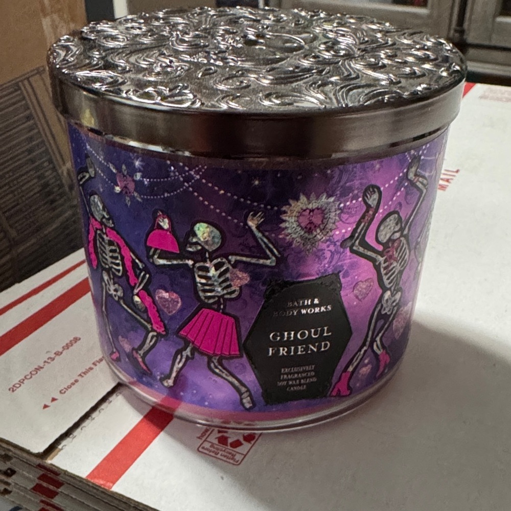 Bath & Body Works Ghoul Friend Purple Candle